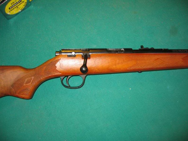 MARLIN C. 22 MAG M. XT22MTW MADERA / PAVON  - 70851 - MARLIN